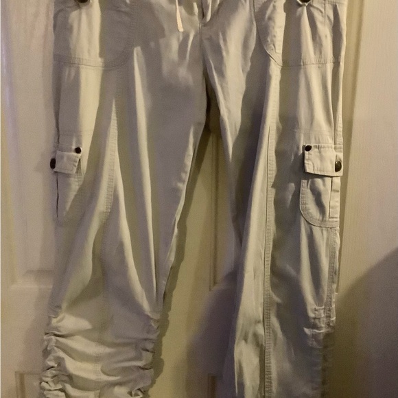 INC Brand Women’s cargo pant, light beige, size 8. - Picture 3 of 9